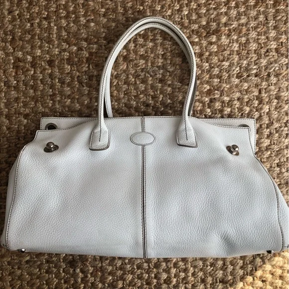 トミホワイト Tod's White Leather Handbag